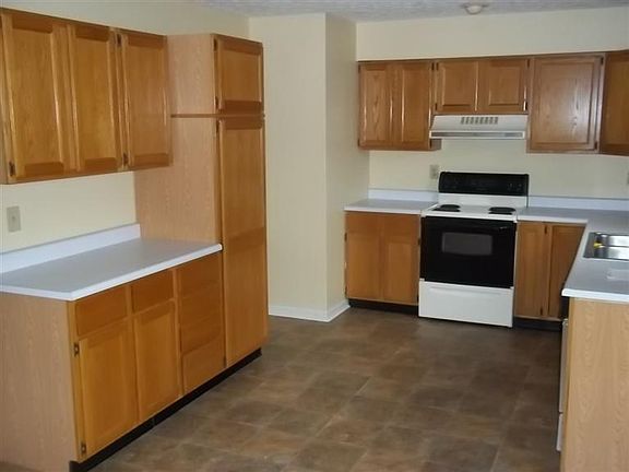 2nd image of 8011 Honeysuckle Ln
