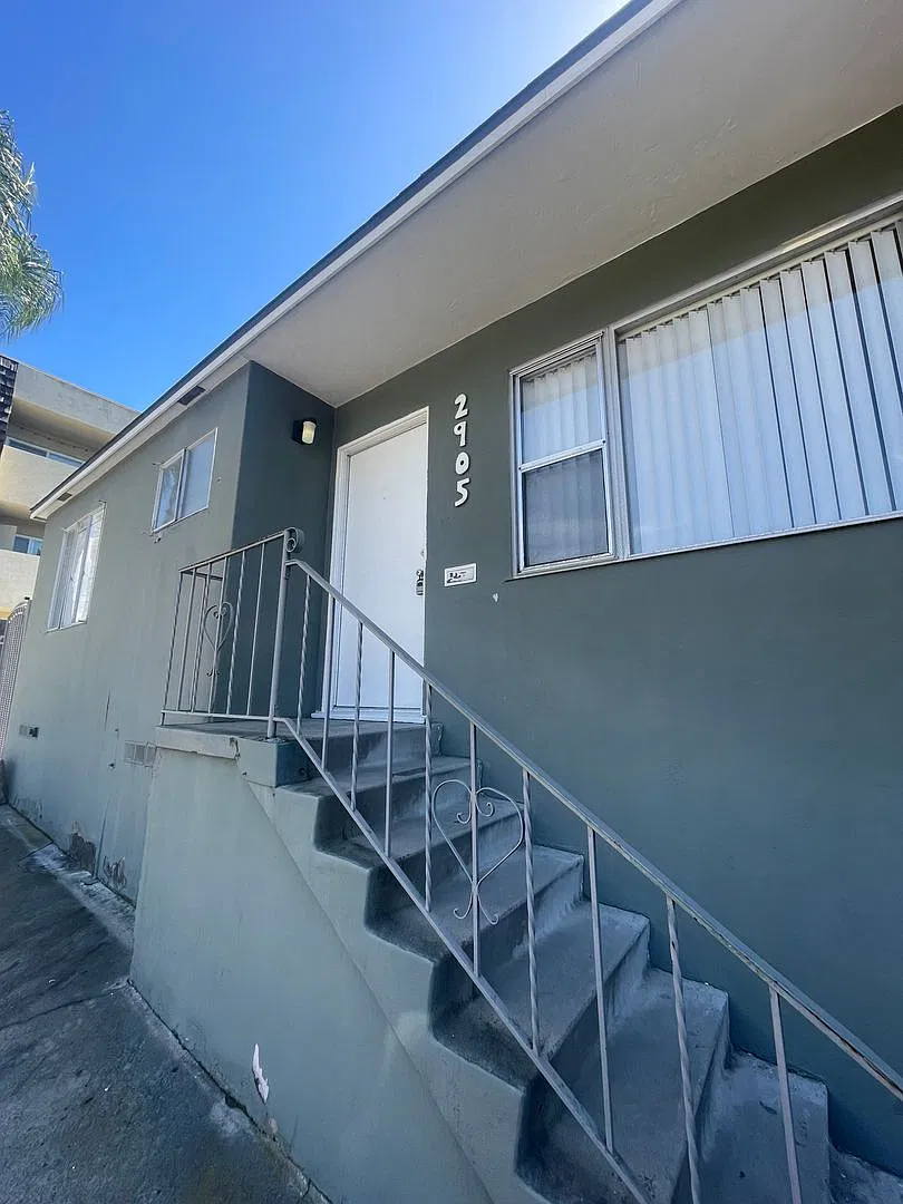 306 — Photo 2