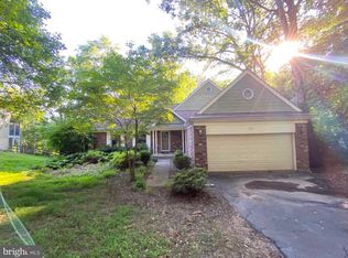 10715 Oldfield Dr, Reston, VA 20191