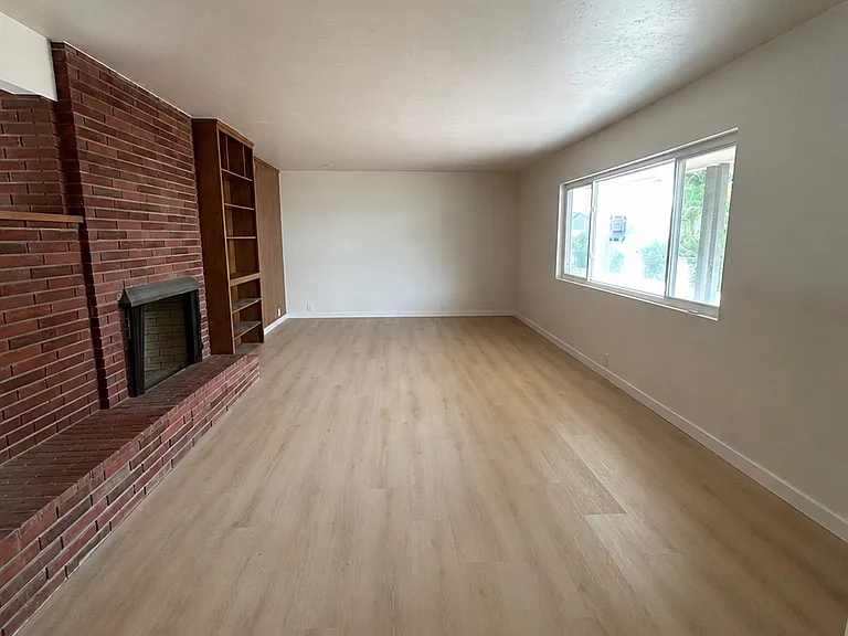 1300 Oak Ave — Photo 9