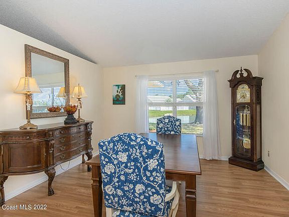 5th image of 4575 Sweet Bay Ave