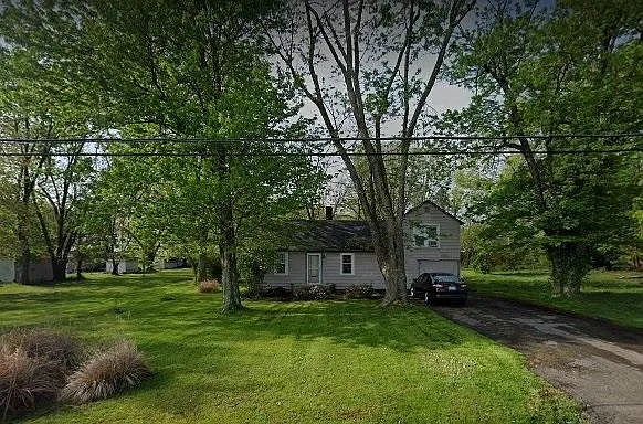 4 bed, 1360 sqft, $1,700 — Photo 2