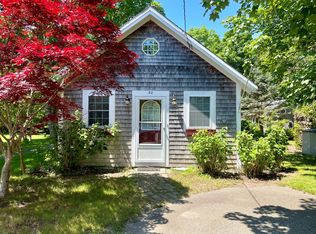 30 Pine St, Edgartown, MA 02539