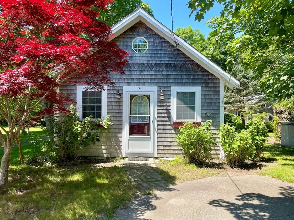 30 Pine St, Edgartown, MA 02539