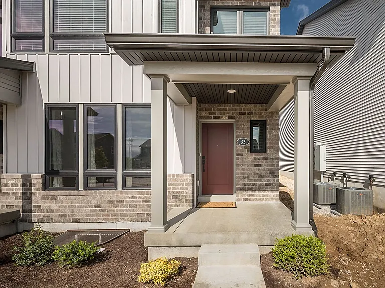 33 Wingtip Ct — Photo 4
