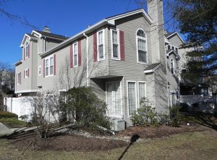31 Witherspoon Ct #605, Morristown, NJ 07960