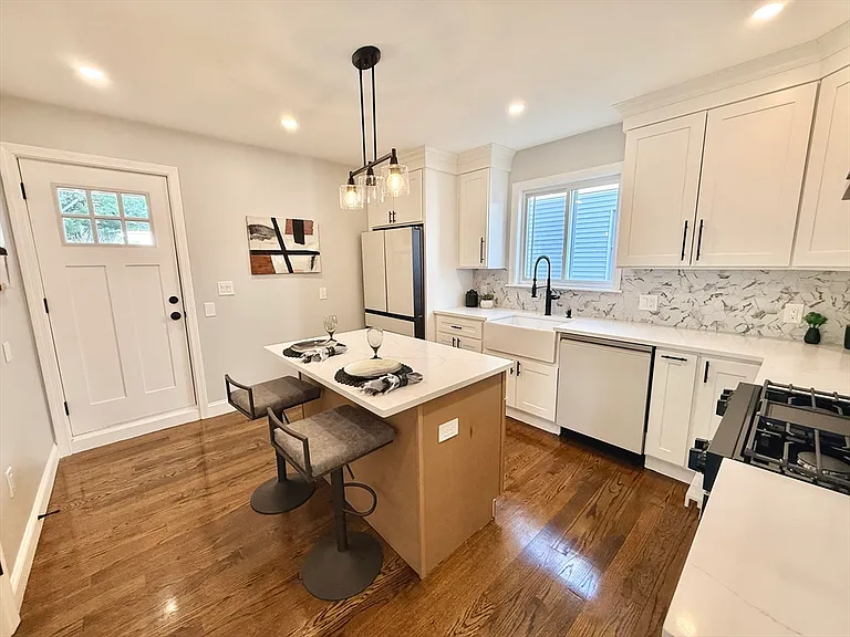 60-62 Wellsmere Rd #2 — Photo 5