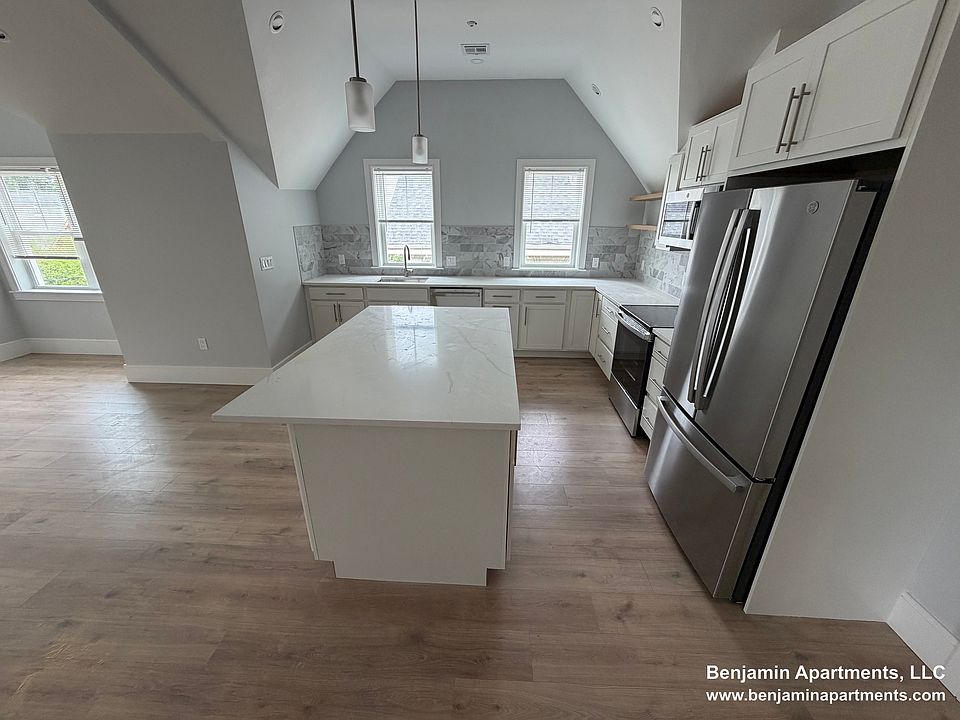 1st image of 11 Holton St #8