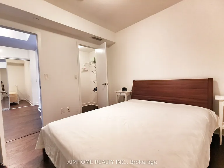 58 Orchard View Blvd #2007 — Photo 13