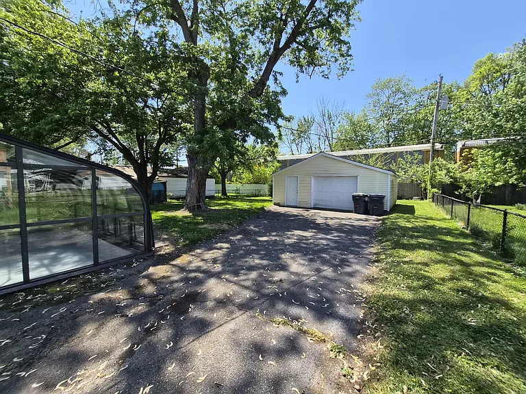 464 Carol Dr — Photo 23