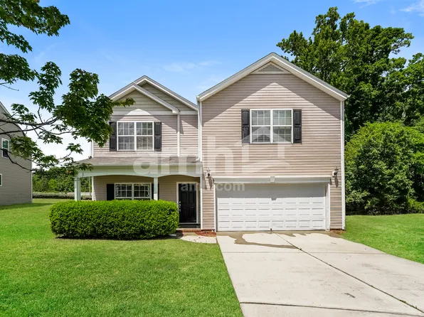 11 Silverbrook Ct, Greensboro, NC 27301