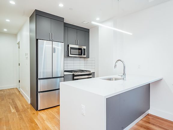4th image of 1247 Atlantic Ave #403