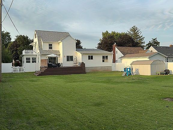 3rd image of 219 10th St
