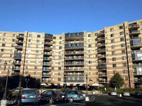 8370 Greensboro Dr APT 705, Mc Lean, VA 22102