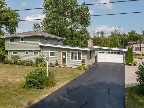 6852 Sunset Trl, Winneconne, WI 54986