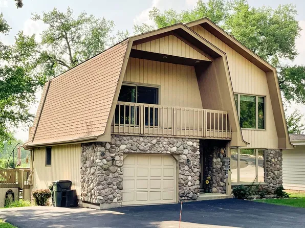 28986 W Manitoba Trl, McHenry, IL 60051