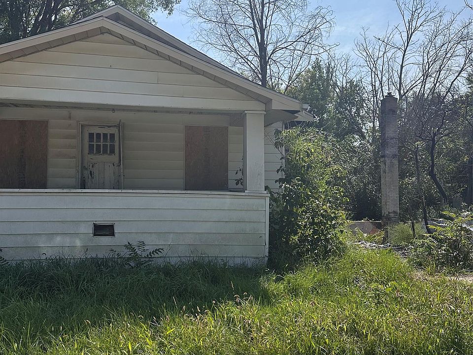 2nd image of 1518 Leith St
