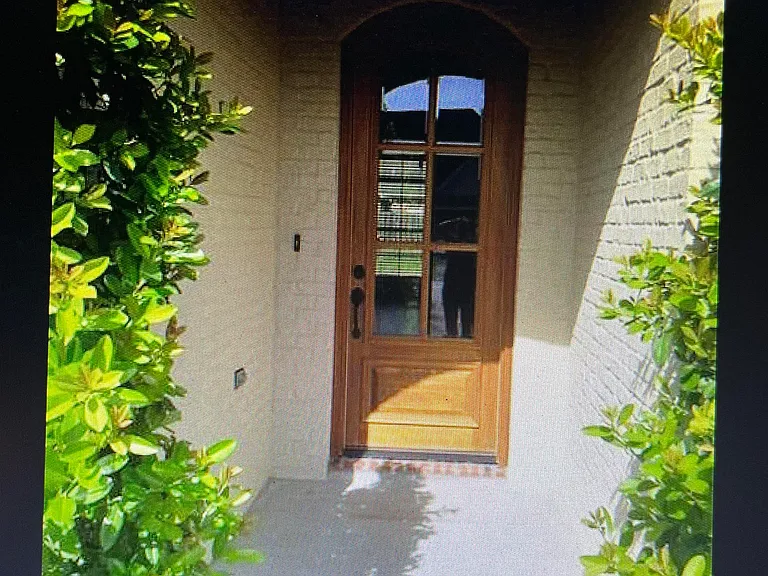 160 Camille St — Photo 2