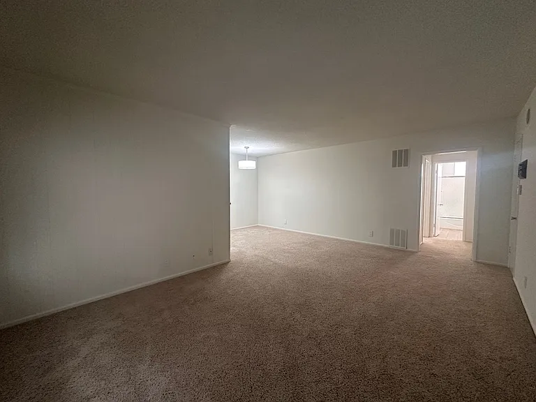 1226 McClellan Dr — Photo 5