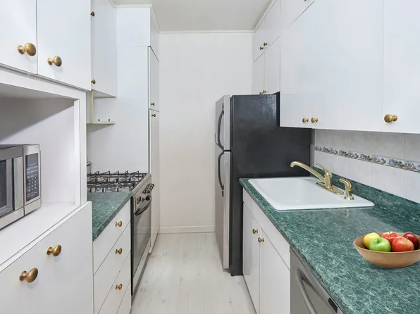 225 East 76th Street 4A image 3 of 9