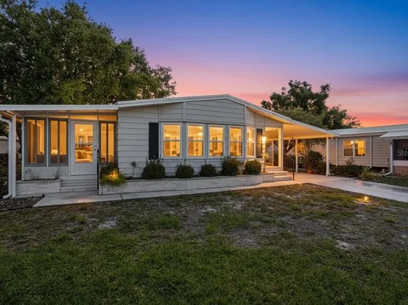 8514 Monarch Pl, Palmetto, FL 34221