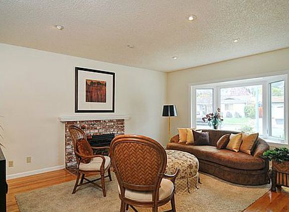 4th image of 1568 Aster Ln