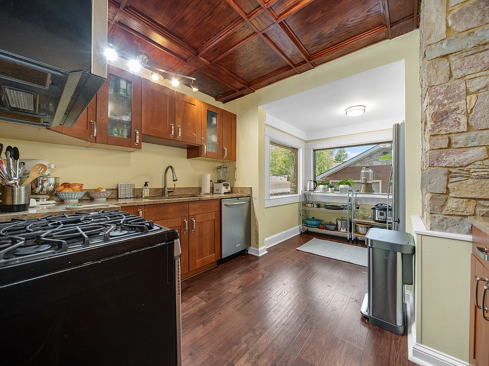 1014 N Alexander Ave, photo 9