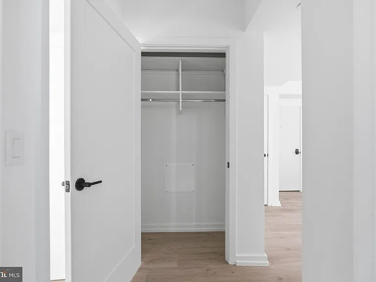 208 Vine St #2F — Photo 11