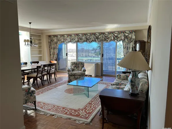 111 Cherry Valley Avenue #520, Garden City, NY 11530