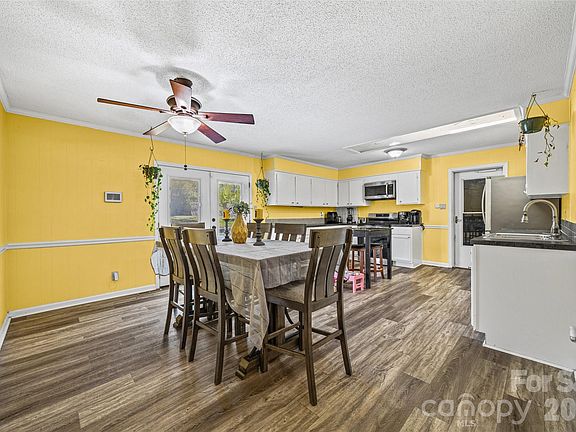 4th image of 1355 Ebinport Rd