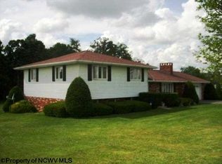 575 Dennis Rd, Bruceton Mills, WV 26525