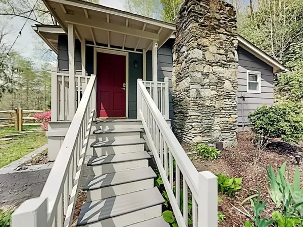 1097 Kilpatrick Rd, Hendersonville, NC 28739