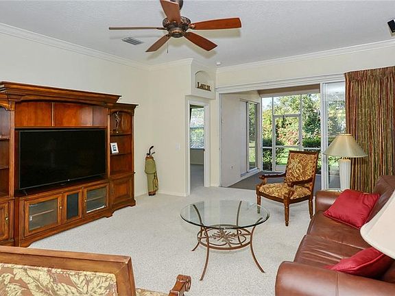 4th image of 9563 Forest Hills Cir