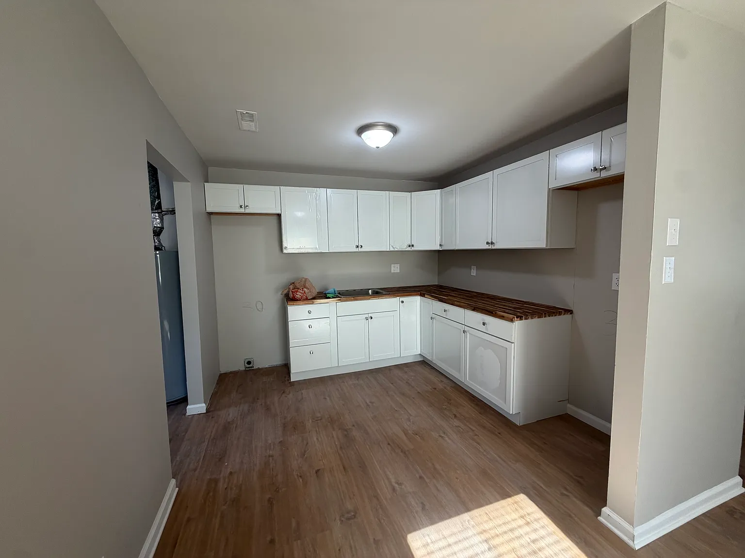 3 bed, 1200 sqft, $1,695 — Photo 3