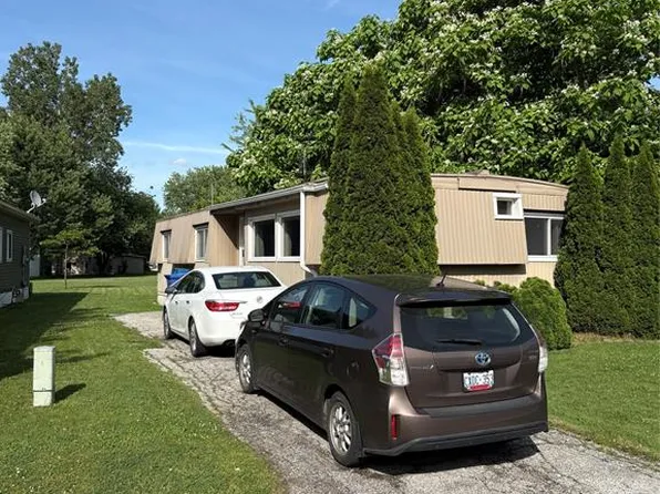 101 Dana Dr, Essex, ON N8M 1Z9