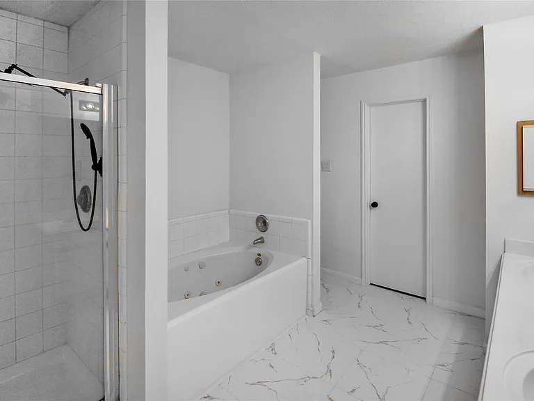 511 Chaseway Dr — Photo 17