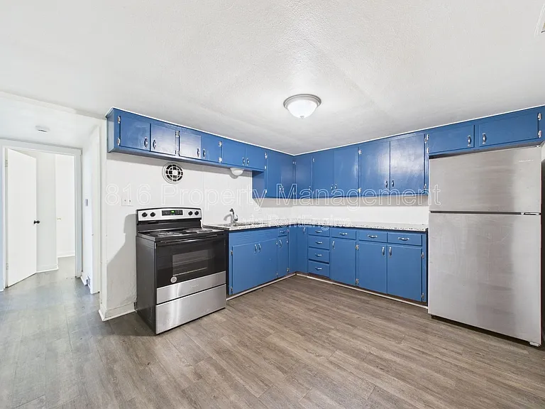 639 S Crysler Ave #E — Photo 11