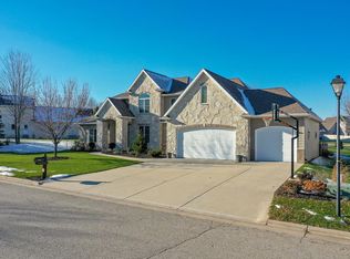 409 Hidden Ridges Way, Combined Locks, WI 54113