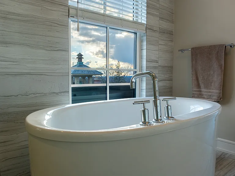 Primary on-suite bathtub