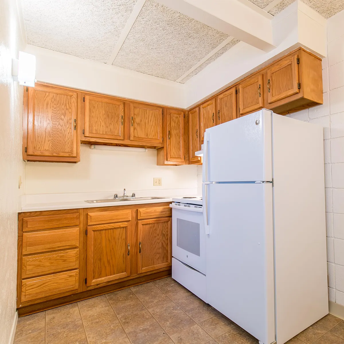 Building Photo - Bedford Meadows