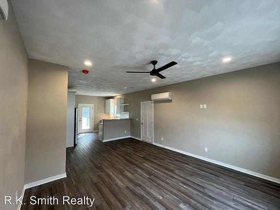 3rd image of 1252 Mayfair Dr
