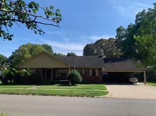 1002 S College St, Stuttgart, AR 72160