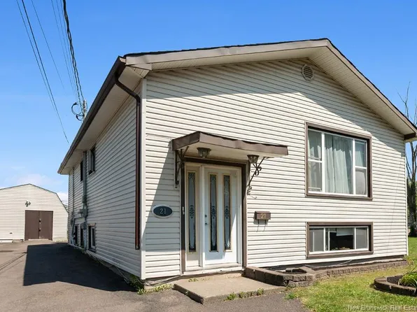 21 Spruce St, Moncton, NB E1C 7K1