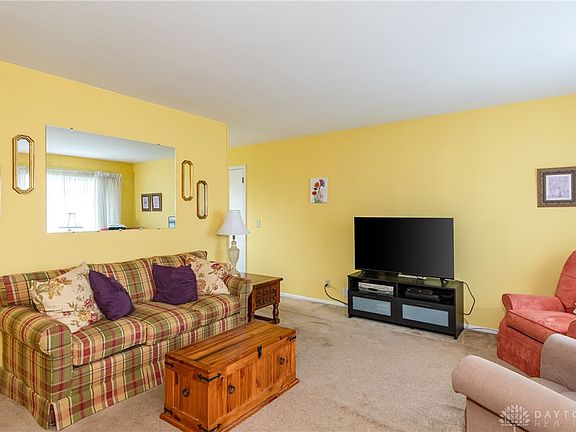 4th image of 1229 Carman Ave