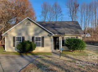 1310 Log Cabin Rd, Charlotte, NC 28213
