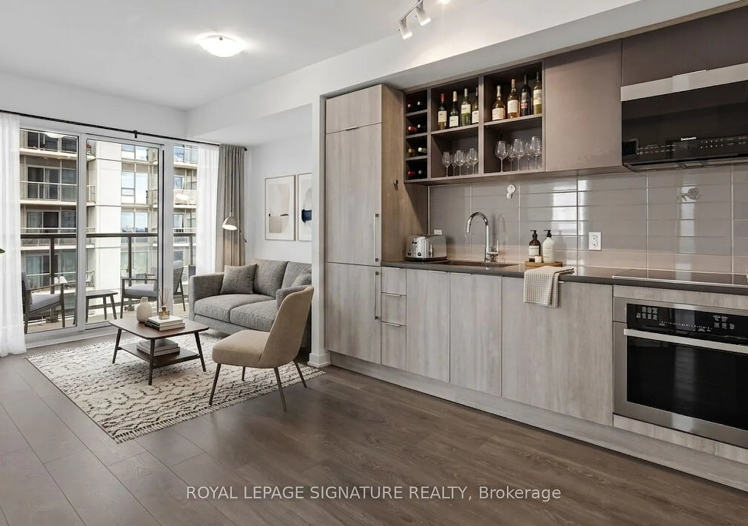 2 bed, $2,850 — Photo 1