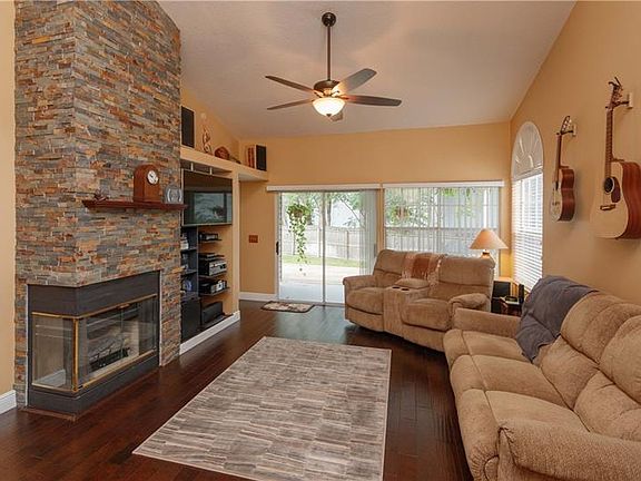 2nd image of 832 Hillary Ct