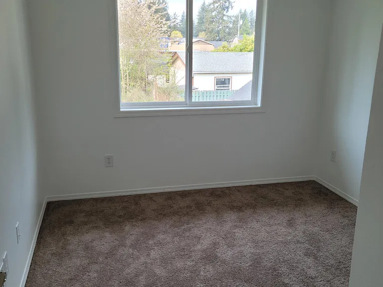 17324 15th Ave E — Photo 10