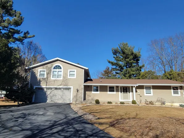 1190 Union St, Platteville, WI 53818