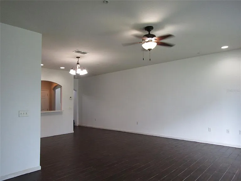 3108 Wentworth Ln — Photo 7